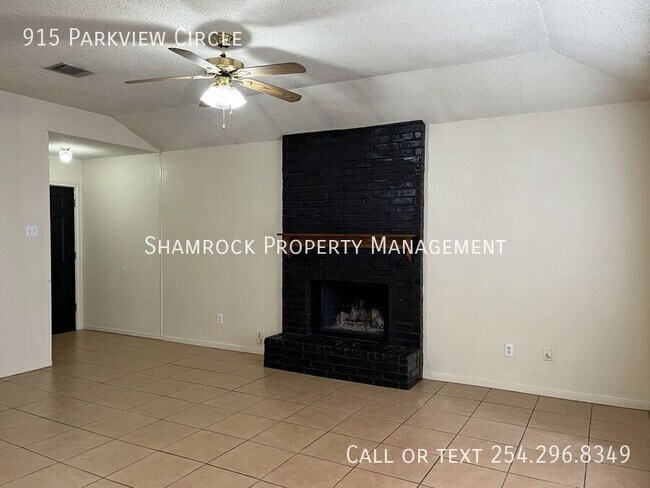 Foto del edificio - Duplex in Midway ISD