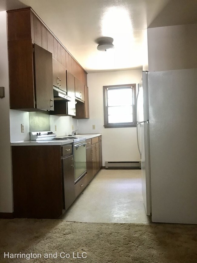 725 Spruce St, Halstead, KS 67056 Room for Rent in Halstead, KS