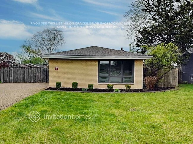 Building Photo - 21 Julie Dr