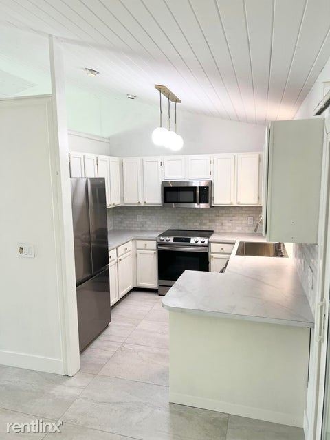 Foto principal - 3 br, 2 bath House - 11200 164th Ct N