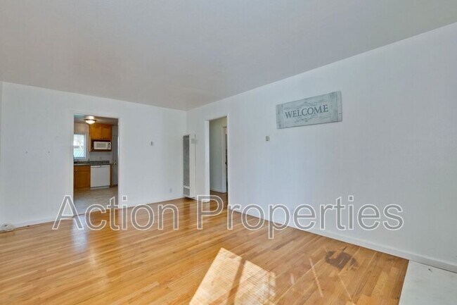 Photo - 2709 Alma St Apartment