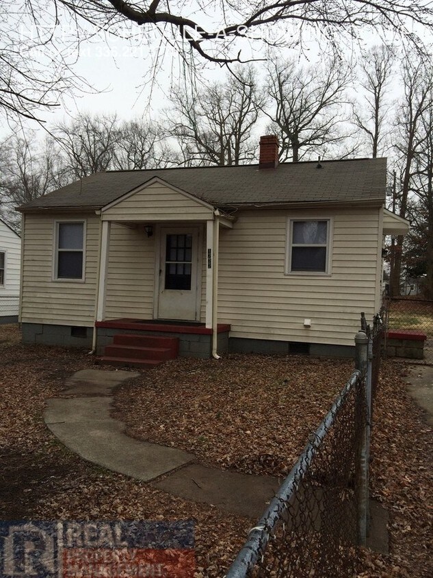 Primary Photo - 1222 Westside Dr