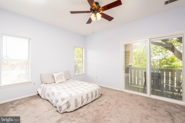 Building Photo - 6011 Rosebud Ln