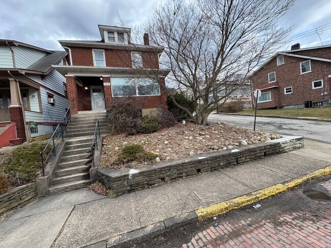 Photo - 1415 Freemont St Apartment