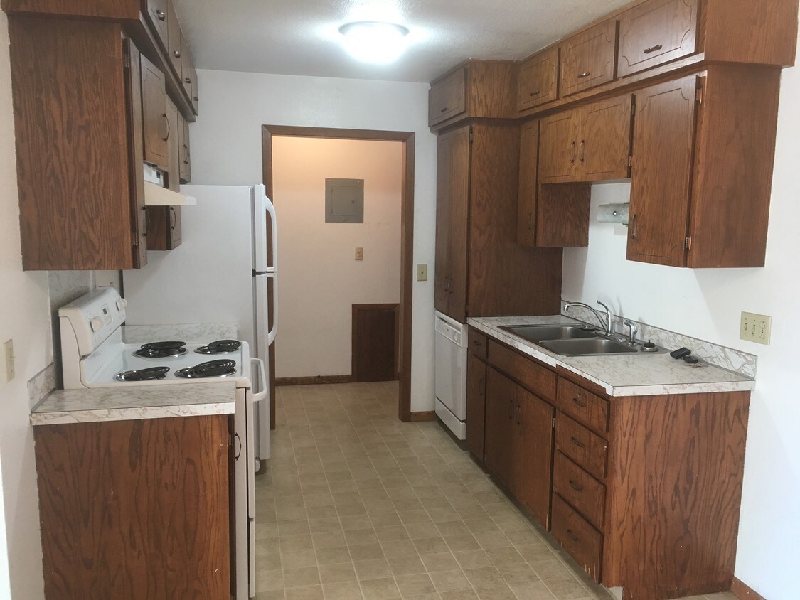 Primary Photo - 1027 N 12th St