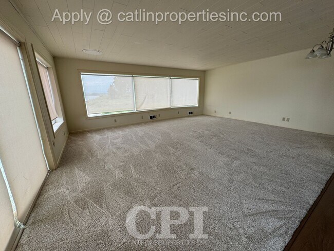 Foto del edificio - 8525 Ocean Beach Hwy