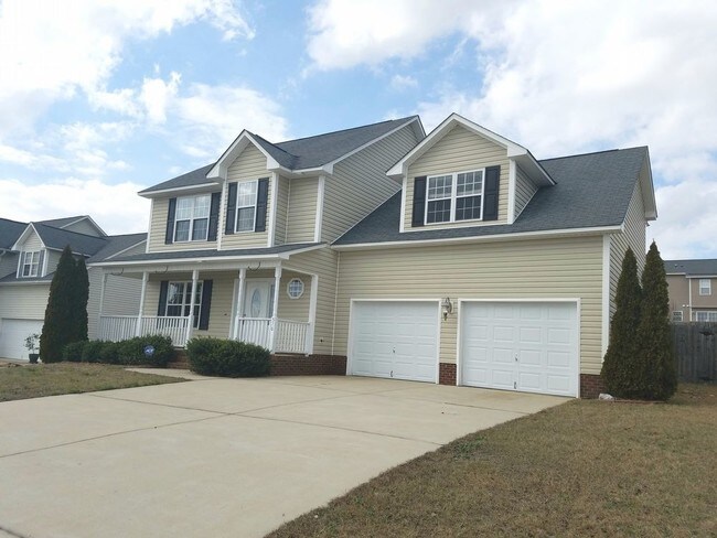 Building Photo - Very nice 4 bed/2.5 bath home in Spring Lake