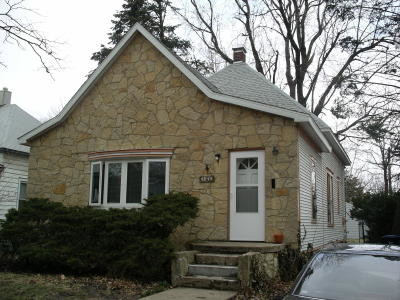 Front of house, facing N - 404 1/2 W Vine St