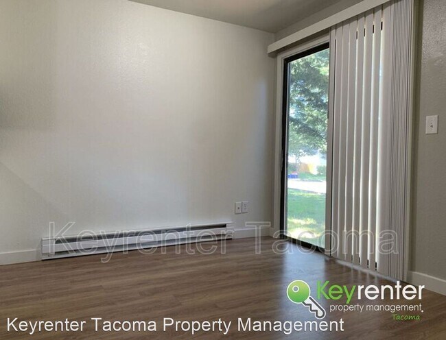 Foto del edificio - 2 br, 1.5 bath House - 19604 9th Ave Ct e