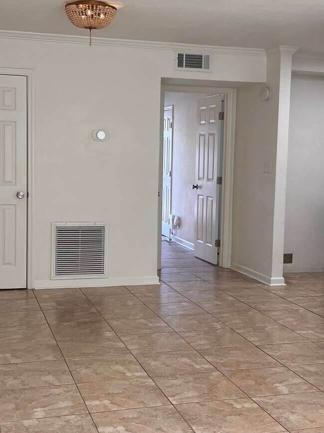 Foto del edificio - 405 N Gadsden St