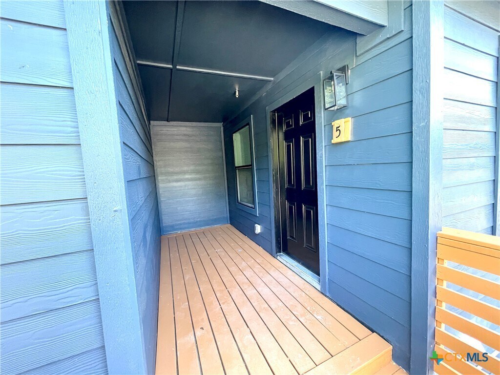 Foto principal - 2204 W San Antonio St