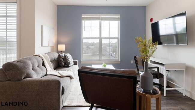 Foto del edificio - 5885 Lakehurst Dr