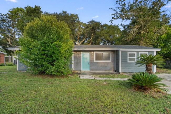 Building Photo - 19 Eglin St