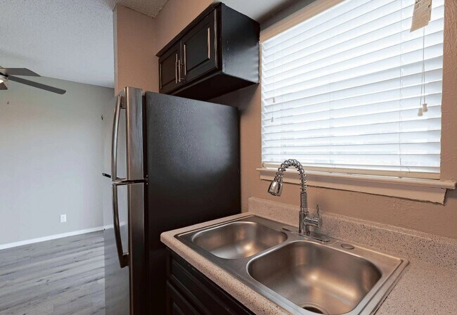 Foto del edificio - 531 Bedford Rd