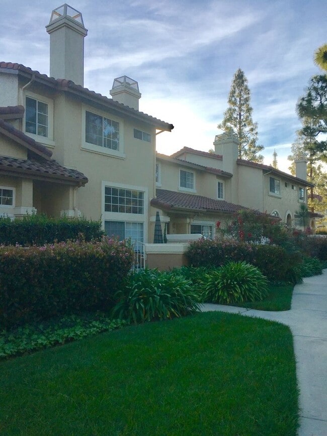 Building Photo - 2 br, 2.5 bath House - 4020 Porte De Palma...