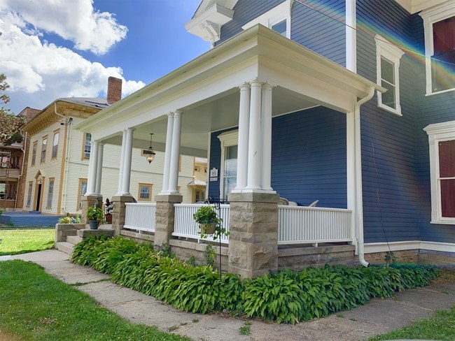 Foto del edificio - 278 Douglas-3