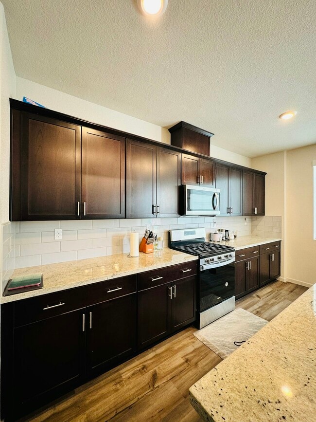 Building Photo - 3026 Kenwood Cir