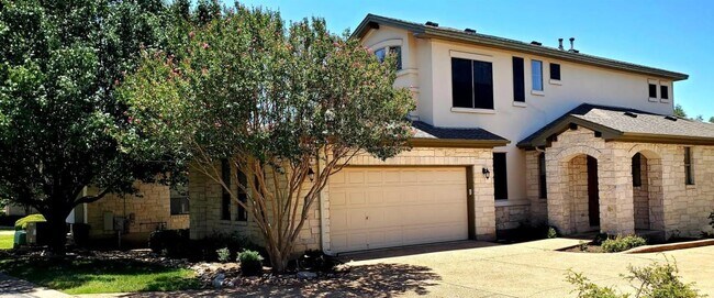 Building Photo - 8230 Spicewood Springs Rd