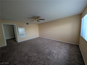 Building Photo - 713 Anne Ln
