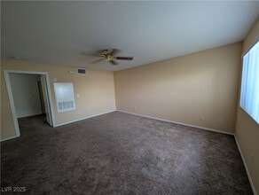 Building Photo - 713 Anne Ln