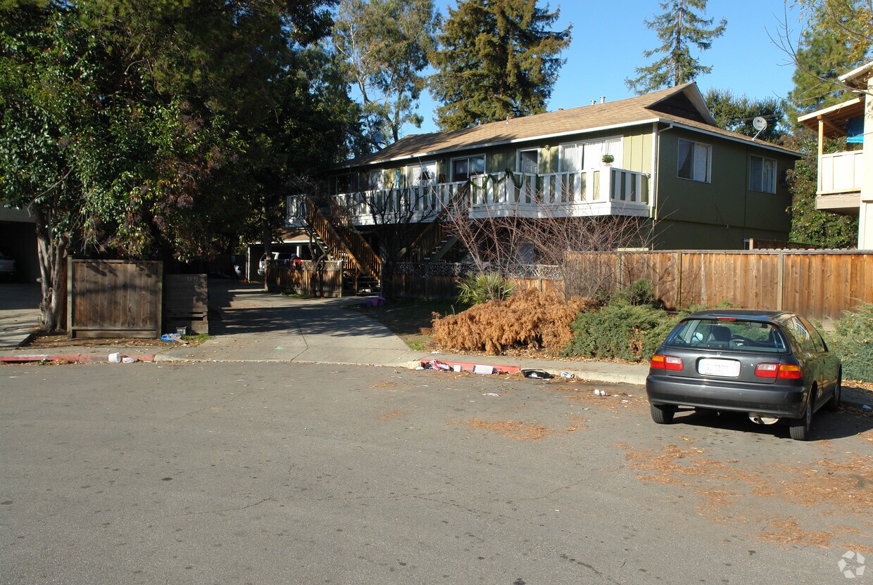 Building Photo - 1830 Higdon Ave
