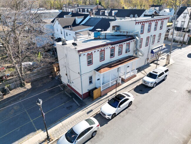 Foto del edificio - 559 S Main St