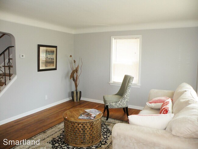 Building Photo - 3 br, 2 bath House - 633 Babbitt Rd