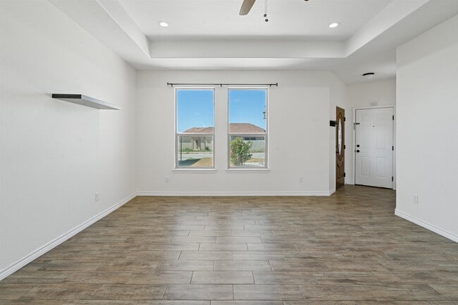 Building Photo - 1014 Tesoro Pass