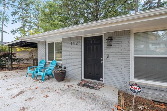 Building Photo - 1427 Dennis Dr