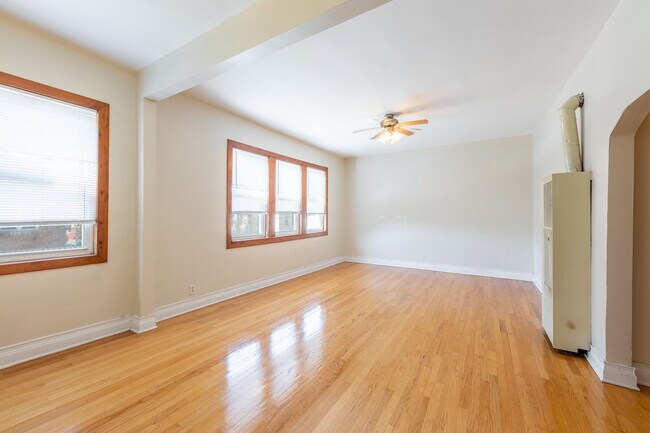 Building Photo - 2058 W 19th St