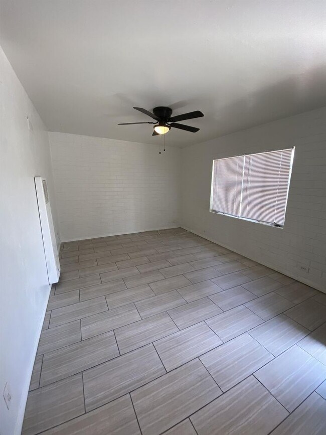 Building Photo - 3725 East Farr Place - C