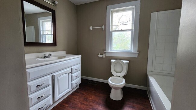 Foto del edificio - Four bedroom house for rent