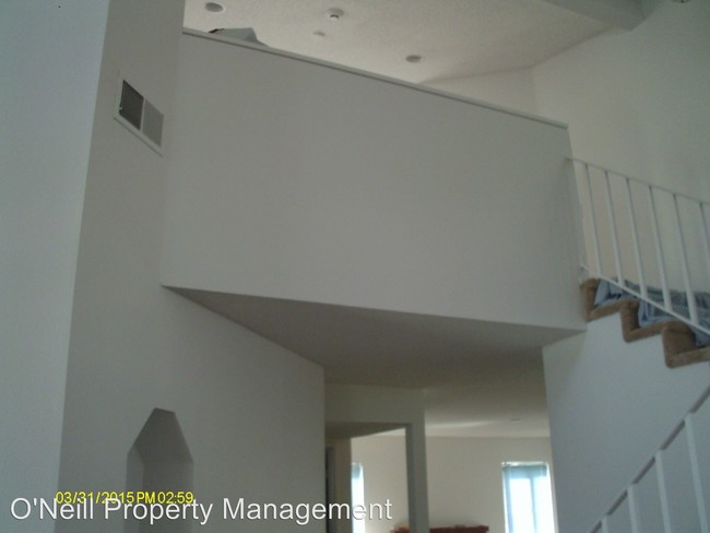 Building Photo - 8025 Wendover Dr