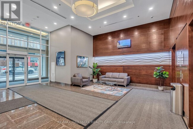 Building Photo - 238 Besserer St