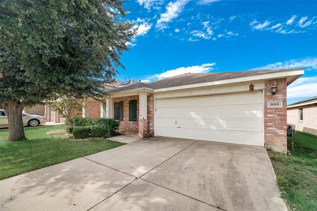Building Photo - 900 Jockey Club Ln