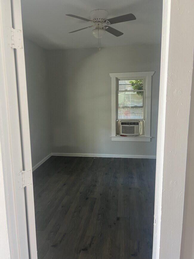 Foto del edificio - 2119 W Sherman Ave