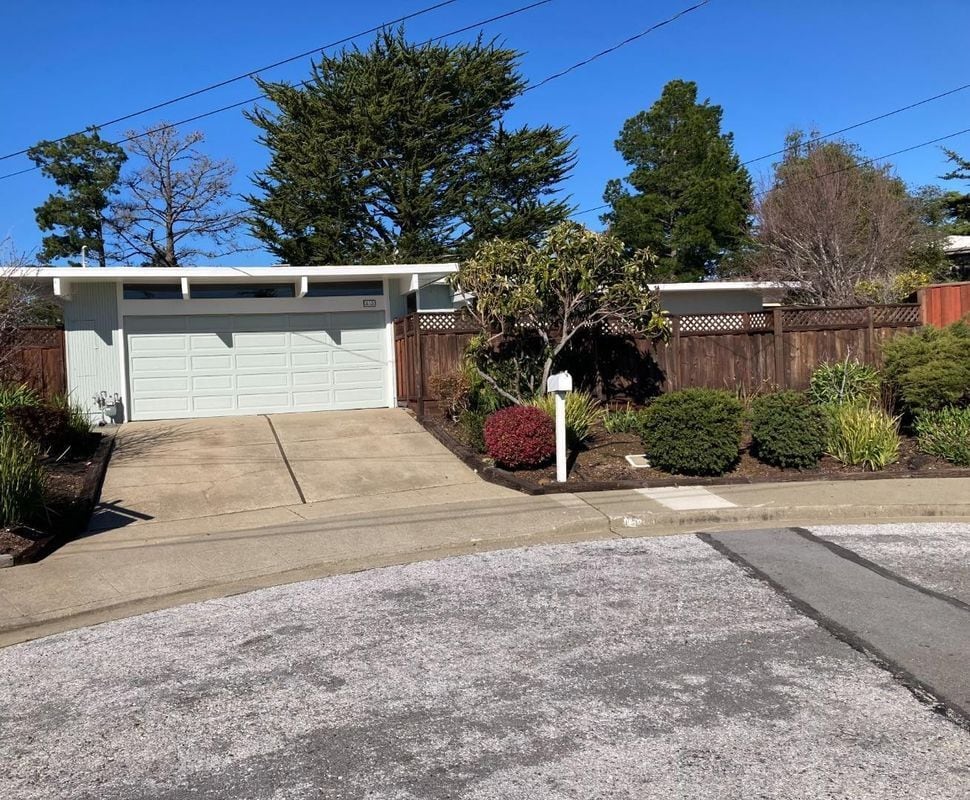 Primary Photo - 15 Turtle Bay Pl
