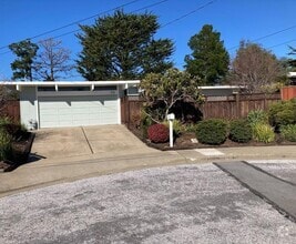 Building Photo - 15 Turtle Bay Pl