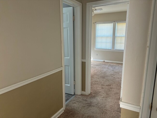 Building Photo - Beautiful 3 bedroom single family home