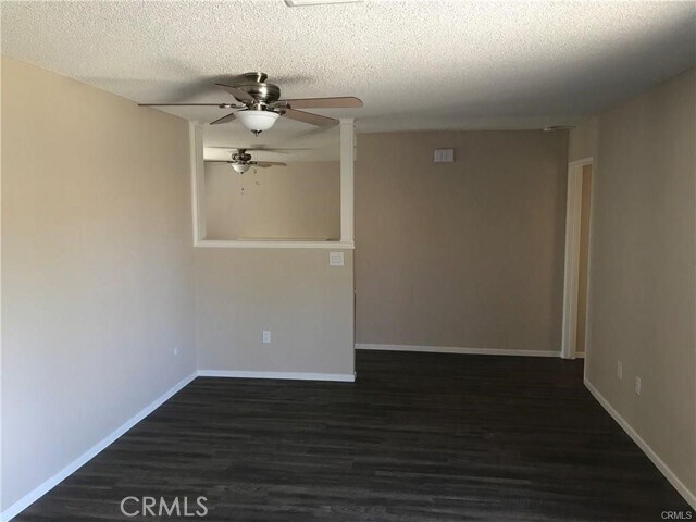 Foto del edificio - 10035 Hillsborough Ln