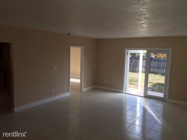 Foto del edificio - 3 br, 2 bath House - 965 NW 199th St # A