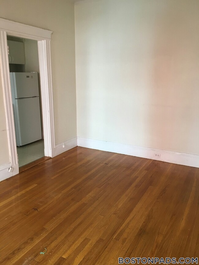 Building Photo - 208 Winthrop Rd