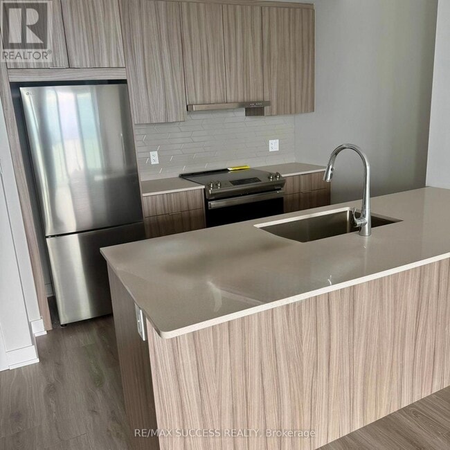 Building Photo - 430 Square One Dr