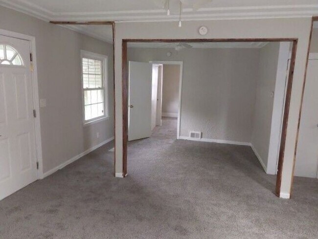 Building Photo - BELOW MARKET RENT!