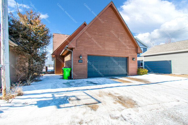 Building Photo - 14292 Westman Dr