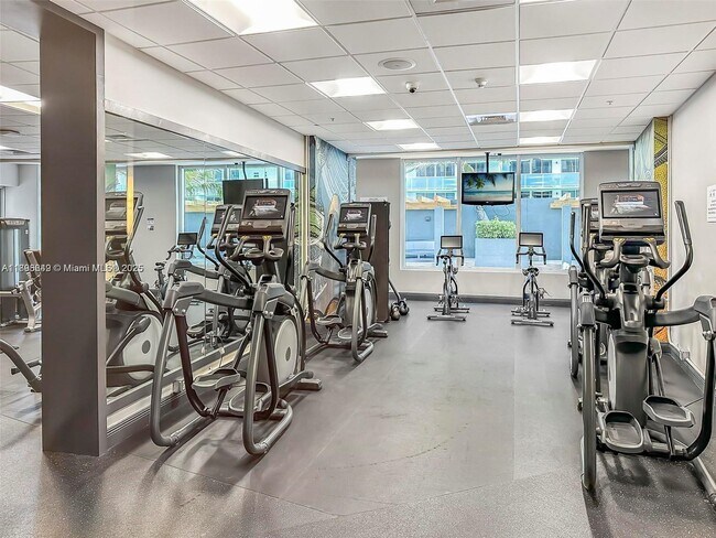 Foto del edificio - 1750 N Bayshore Dr