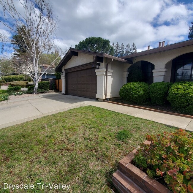 Building Photo - 3 br, 2.5 bath House - 1863 Yolanda Circle