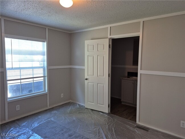 Building Photo - 105 Brenthaven St