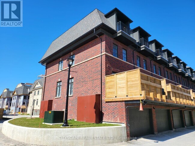 Building Photo - 20 Lunar Cres