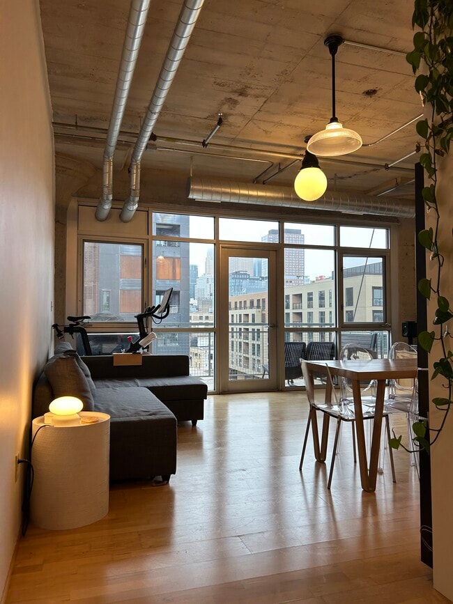 Building Photo - 748 N 3rd St